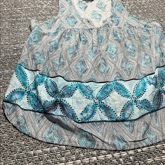 George | Flowy Blue & White Tank - Picture 2 of 10